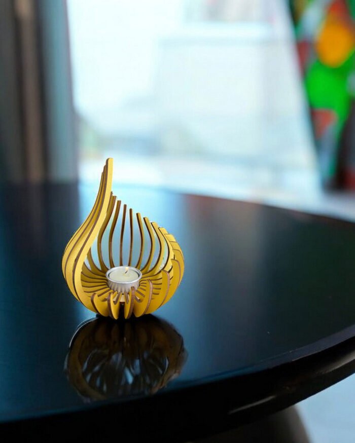 photophore spirale bois peint or table noire
